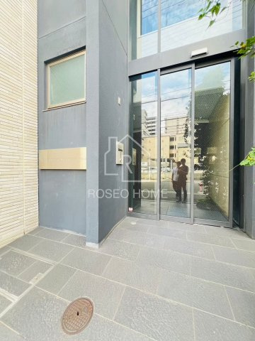 プレミアムコート谷町四丁目のエントランス