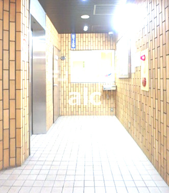 ニューライフ新宿参番館のロビー