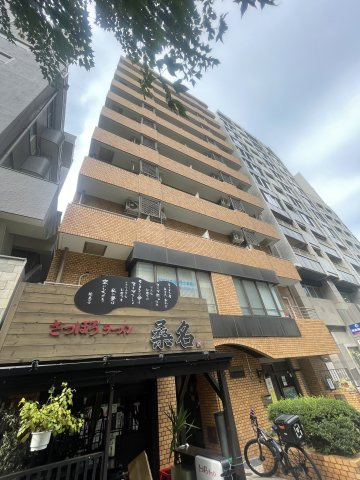 ニューライフ新宿参番館の外観