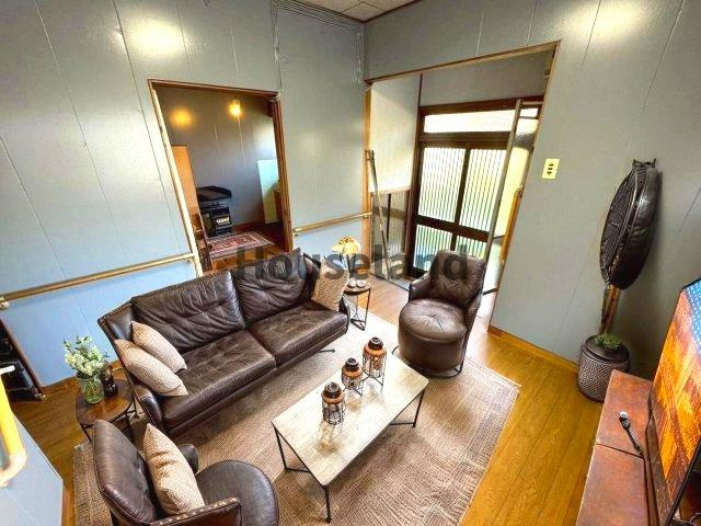 和歌浦東戸建の居間・リビング