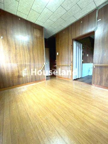 和歌浦東戸建の居間・リビング