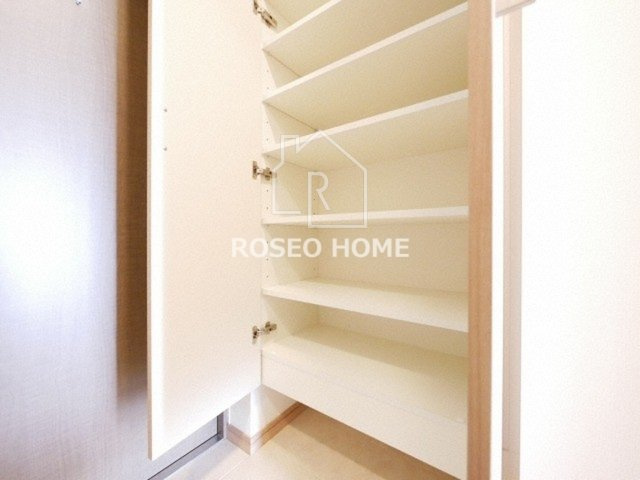 レオンコンフォート本町クレセントの収納