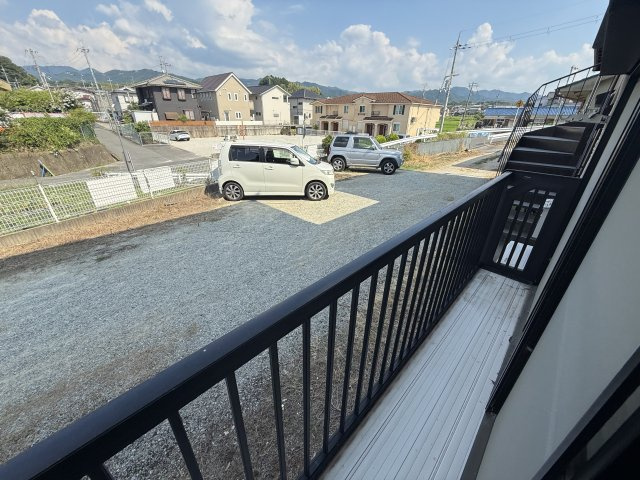 橿原市大軽町のアパートのバルコニー