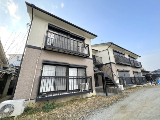 橿原市大軽町のアパートの外観