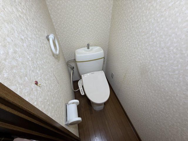 橿原市大軽町のアパートのトイレ