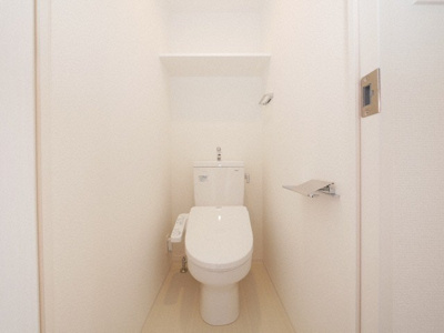 【トイレ】 | レオンコンフォート難波クレア | 落ち着いた色調のトイレです