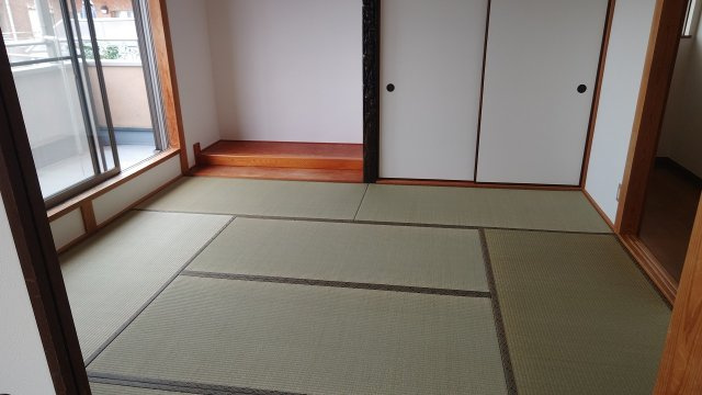 朝霧東町２丁目の寝室