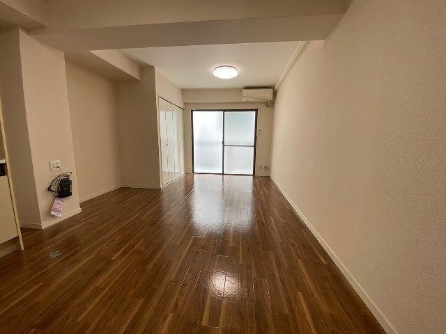 メゾン西旭の居間・リビング|ゆったりとしたリビングです