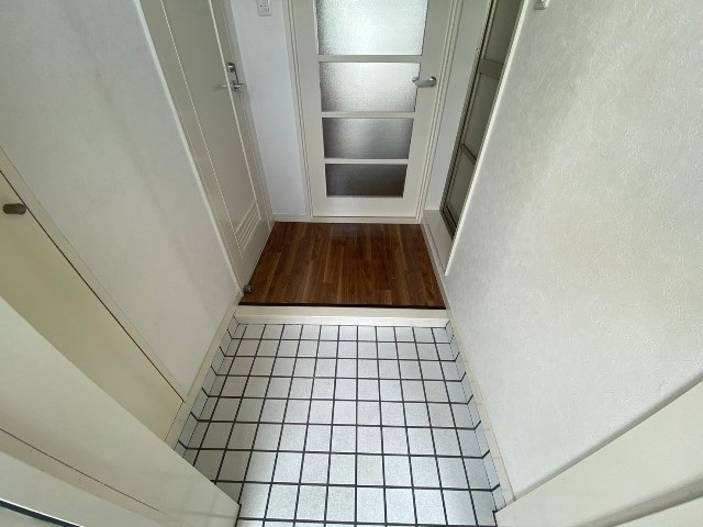 メゾン西旭の玄関|落ち着いた玄関です