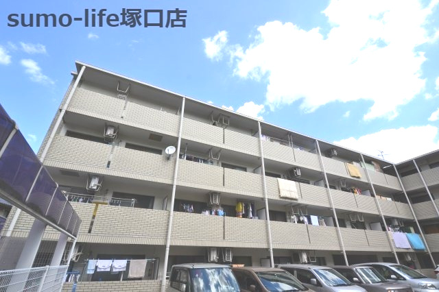 イプシロンB棟の外観