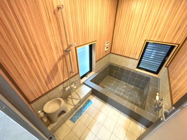 高島市新旭町針江中古戸建の浴室