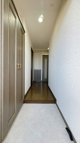 【玄関】 | ロワールマンション篠栗Ⅱ | 思い切ってリフォームするのも手ですね。選択肢は無限に♪