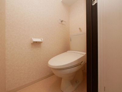 【トイレ】 | Luxe難波WEST | ゆったりとした空間のトイレです