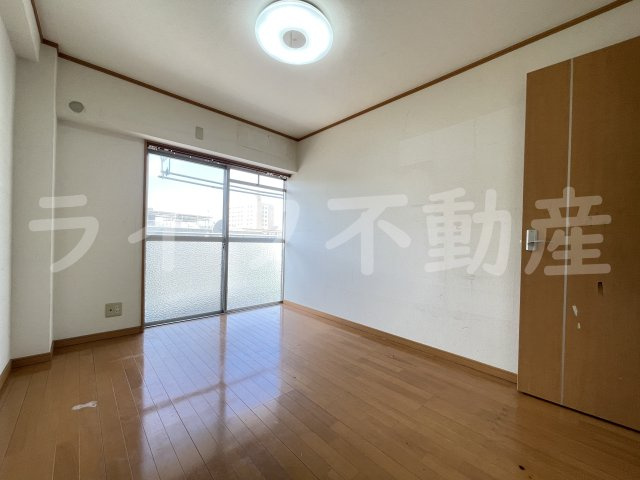サンライフ小阪の居間・リビング|こちらのリビングで趣味の時間をお楽しみください