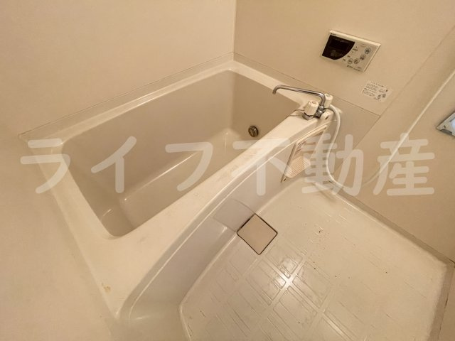 サンライフ小阪の浴室|ゆったり過ごせるお風呂です