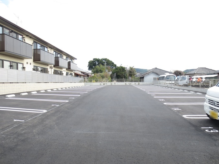 アクシオン串間の駐車場