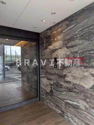 プリエール高井田 BRAVI不動産のエントランス