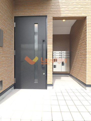 lapislazuli寺町のエントランス|ゆとりのあるエントランスです