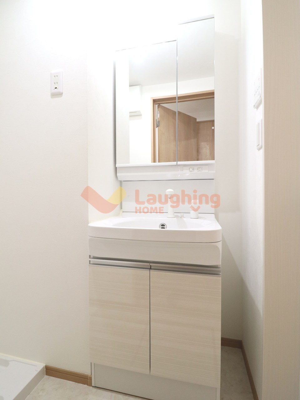 lapislazuli寺町の独立洗面台|独立洗面化粧台が付いています