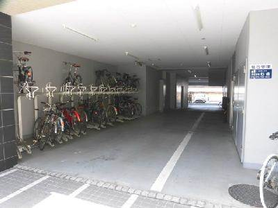 G-CREST京都四条烏丸（ジークレスト京都四条烏丸）の駐車場