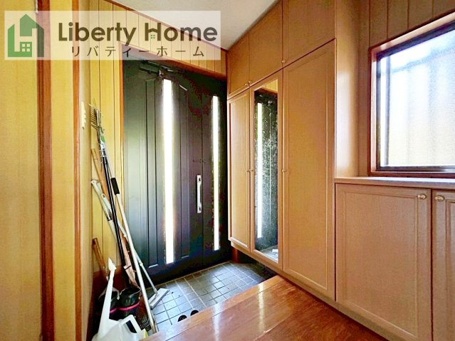 土浦市烏山2丁目　中古一戸建ての玄関