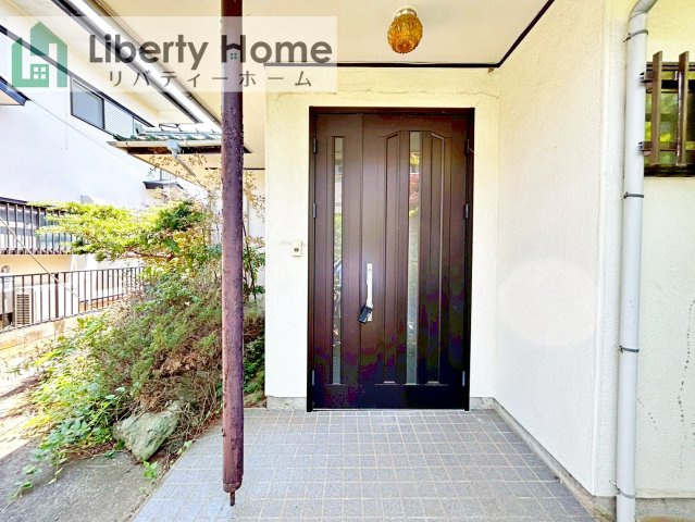 土浦市烏山2丁目　中古一戸建ての玄関