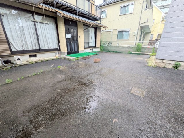 草津市草津２丁目の店舗事務所の駐車場