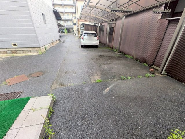 草津市草津２丁目の店舗事務所の駐車場