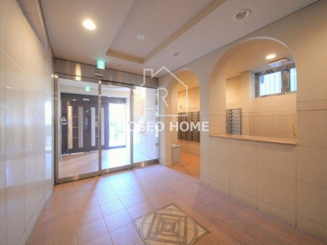 セレッソコート上本町EASTのエントランス