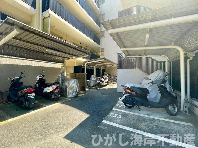 パークホームズ湘南茅ヶ崎海岸の駐車場|敷地内バイク置場