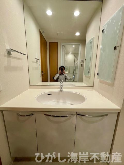 グレイス茅ヶ崎ソレアードの独立洗面台|新規リフォーム完了！　三面鏡化粧台