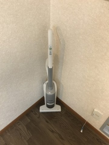 掃除機も付いています。家具家電は残置物扱いです♪