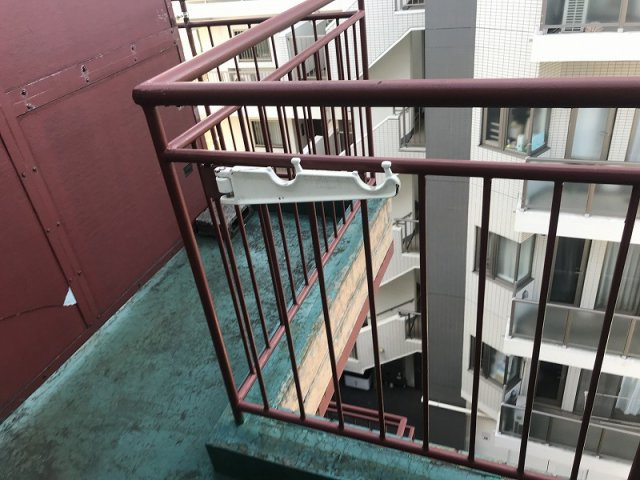 南西向き最上階陽当り良好のバルコニーで洗濯物も良く乾きます♪