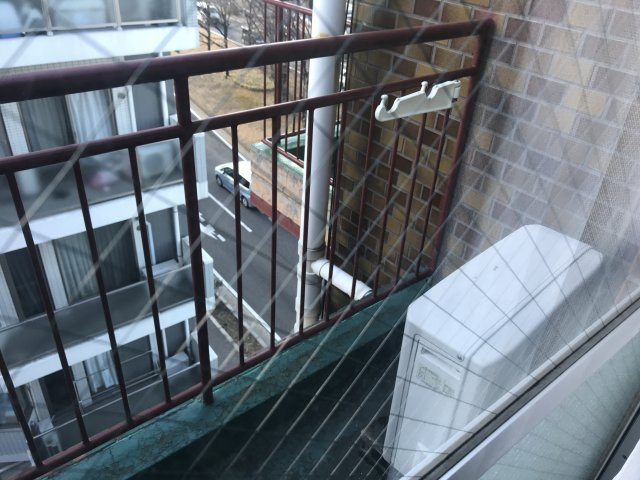 バルコニーからの眺望は５階なので陽当り眺望ともに良好です♪