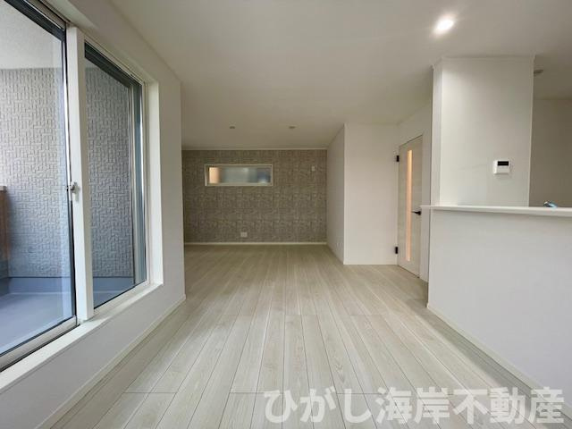 平塚市夕陽ケ丘　新築戸建　全２棟の居間・リビング|19帖　LDK