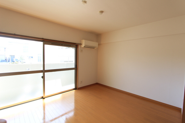 翠城Iの居間・リビング