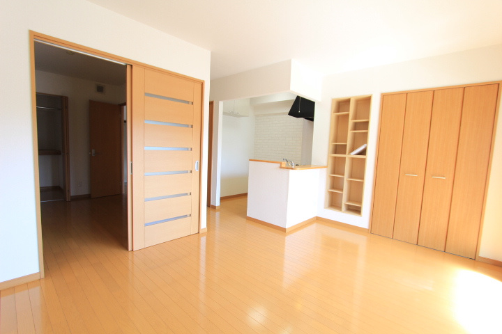 翠城Iの居間・リビング