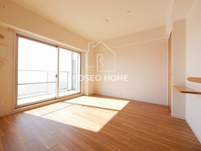 グラマシー京橋の居間・リビング|同マンション別部屋：参考写真