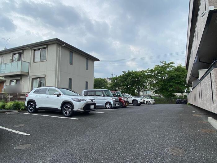 エクセルグランデの駐車場