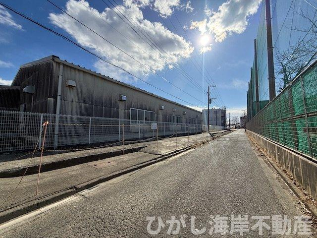 茅ヶ崎市高田1丁目　新築戸建　の前面道路含む現地写真|1月22日撮影　建築中　現地外観