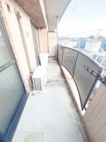 サンモール梅満の内装|日当たりの良いバルコニー♪