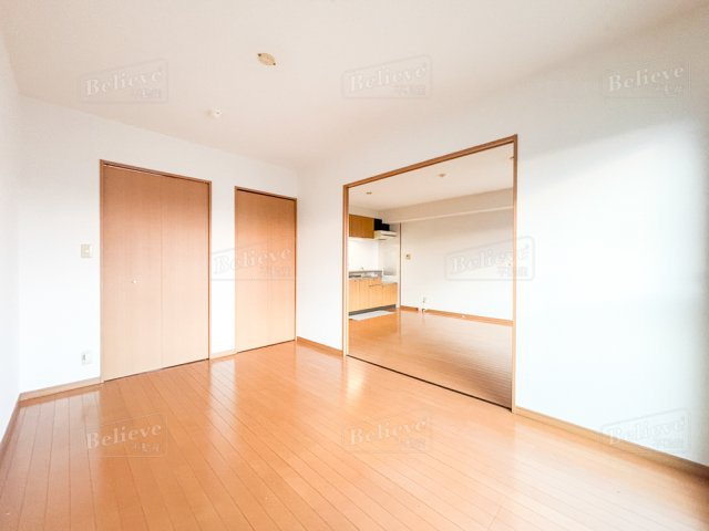 サンモール梅満の寝室|クローゼット付きの寝室です☆