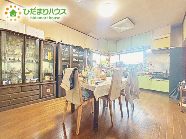 【ダイニング】 | 水戸市柳河町　中古戸建 | 家族だんらんを育む開放感あふれるリビング・ダイニング