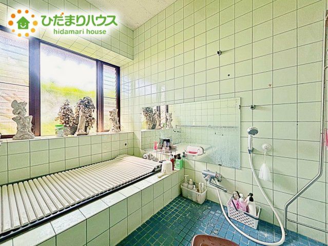 【浴室】 | 水戸市柳河町　中古戸建 | 今日も１日お疲れでした。広いお風呂で疲れを癒してください。