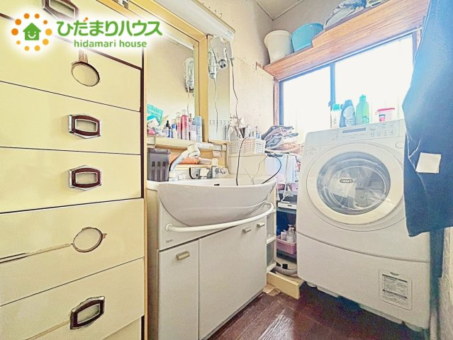 【独立洗面台】 | 水戸市柳河町　中古戸建 | ゆったりとした洗面所には物入れを完備！タオルや洗剤をしまえます(^^)/