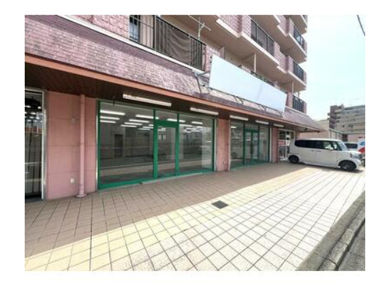 近江八幡市鷹飼町の店舗事務所のエントランス