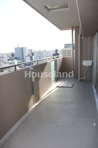 サーパス和歌山駅前のバルコニー