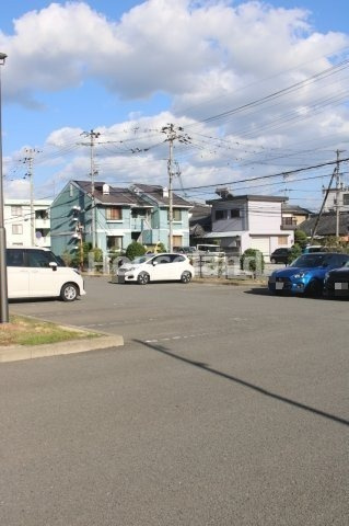 サーパス和歌山駅前の駐車場