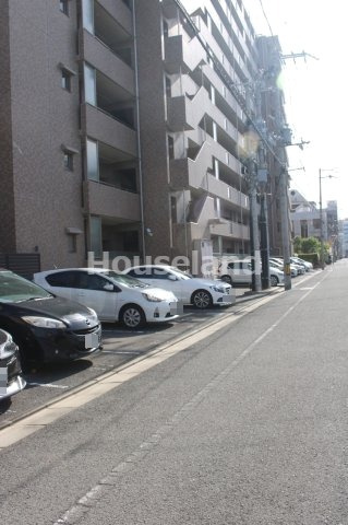サーパス和歌山駅前の駐車場