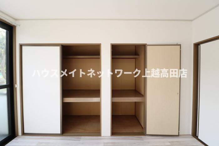 ロイヤルガーデン子安 Ｃの収納|押入れ